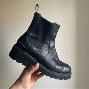 Frye Allison Chelsea Boots in Black